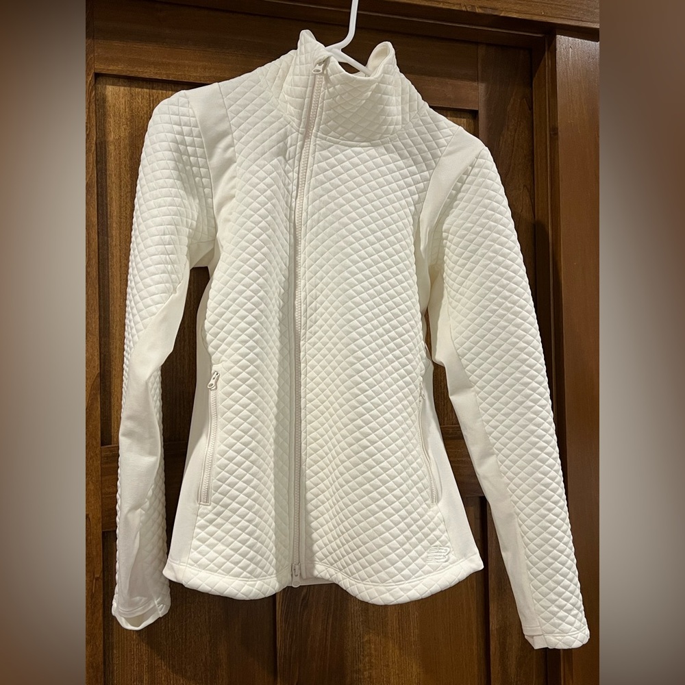 Size M, asymmetrical zip up light quilted jacket- new balance